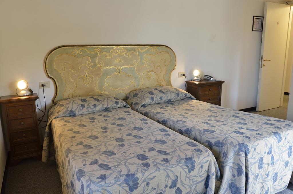Hotel Calzaiolo 산카시아노인발디파사 외부 사진